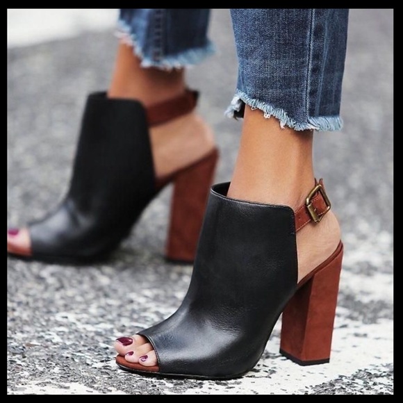 ANKLE BOOTS STYLE MYSTERY BOX (1 PAIR) - Picture 1 of 10